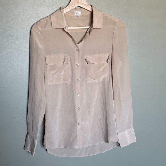 Aritzia Tops - Aritzia Wilfred beige silk long sleeve blouse with pockets size XXS
